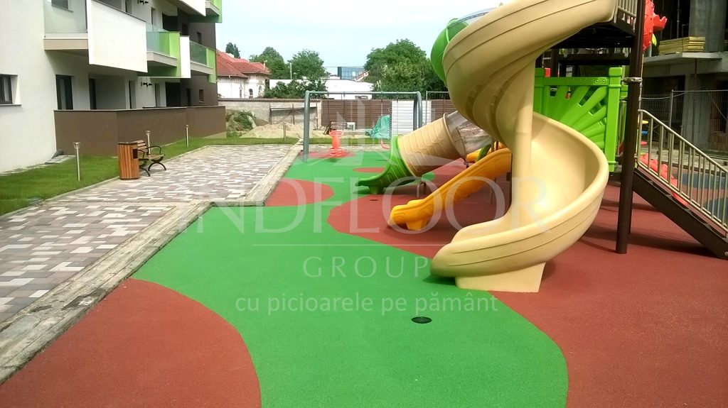 montaj pardoseli loc de joaca