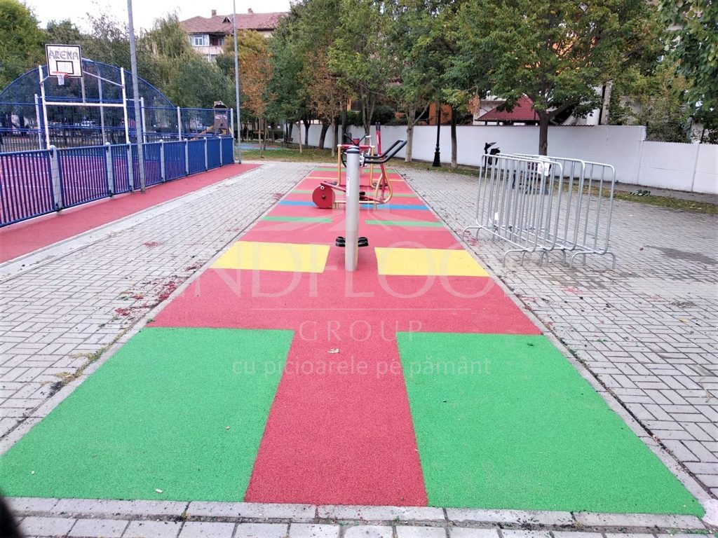pardoseli echipamente fitness aer liber